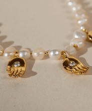 Collar Perlas Amuleto Mano